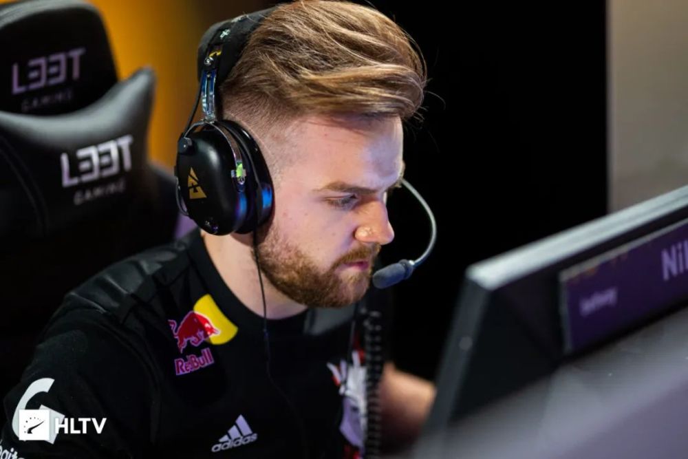 Faker揭秘职业选手的背后的秘密：一定要好好睡觉