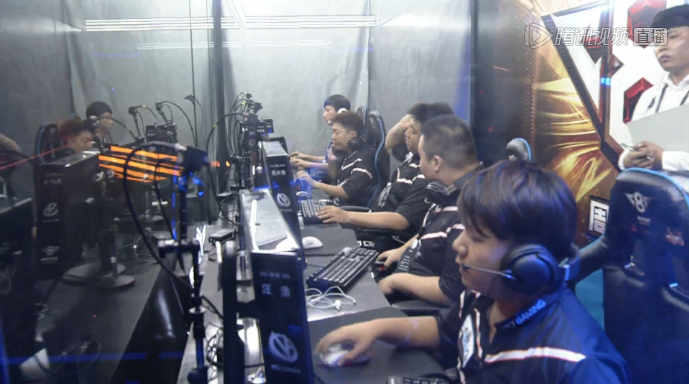 等待EDG获得第二场胜利？UP目前1胜6负处于倒数第二位