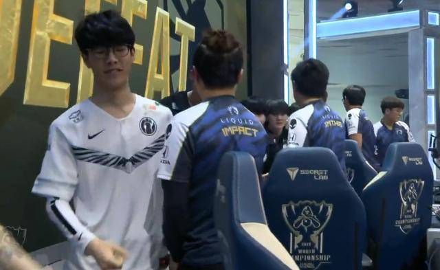 网友爆料：OMG上单Cube疑似要跑路去做陪玩？