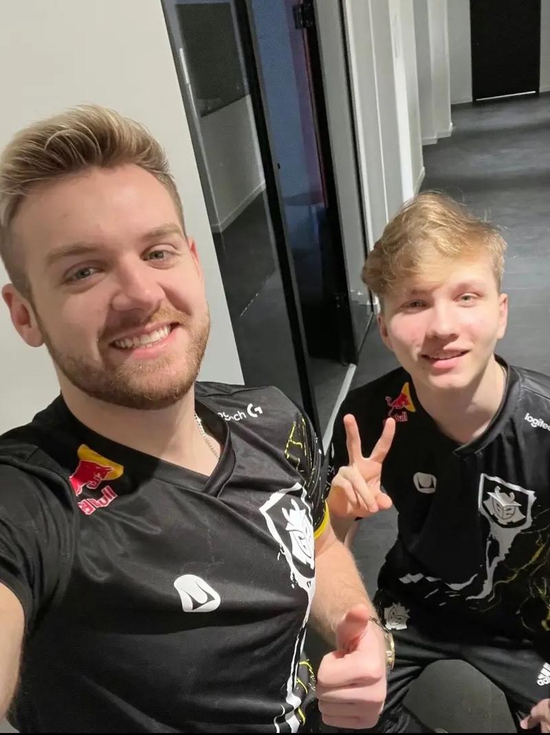 9INE 组织了一场慈善活动来帮助 Poland 的洪水受害者;